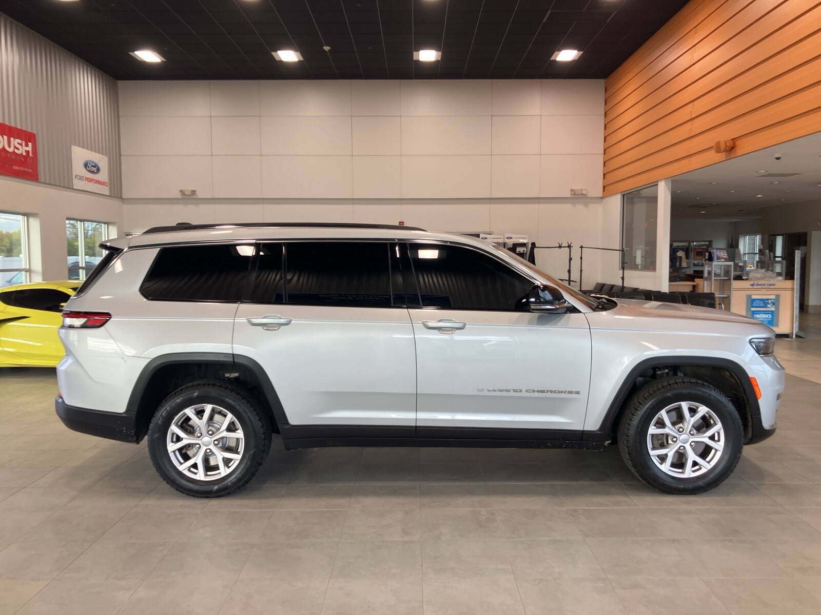2021 Jeep Grand Cherokee Limited photo 3