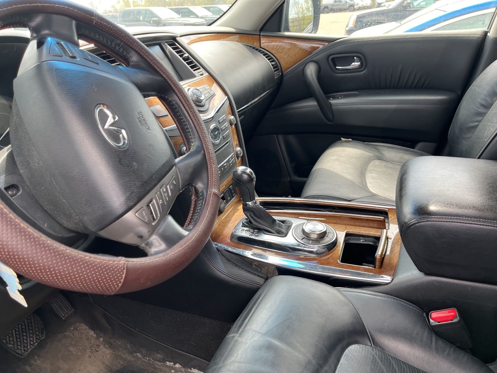 Thumbnail: 2014 INFINITI QX80 - 24