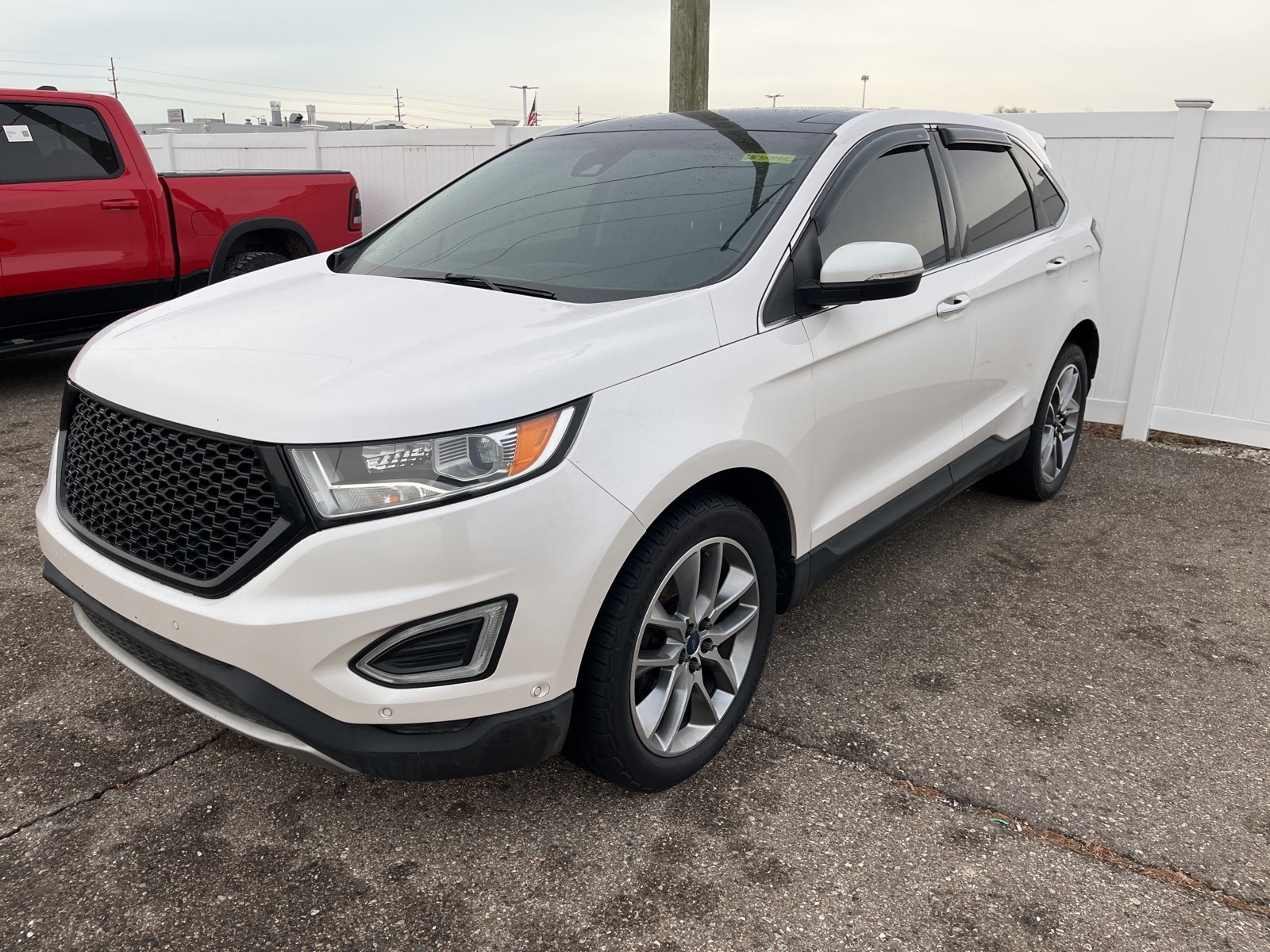 2016 Ford Edge Titanium's photo