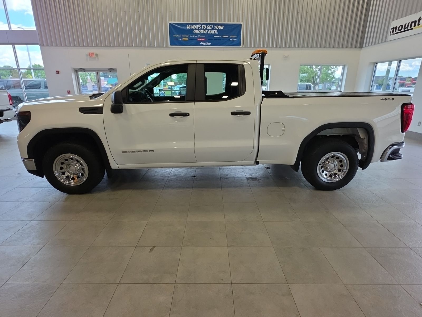 Thumbnail: 2023 GMC Sierra 1500 - 12