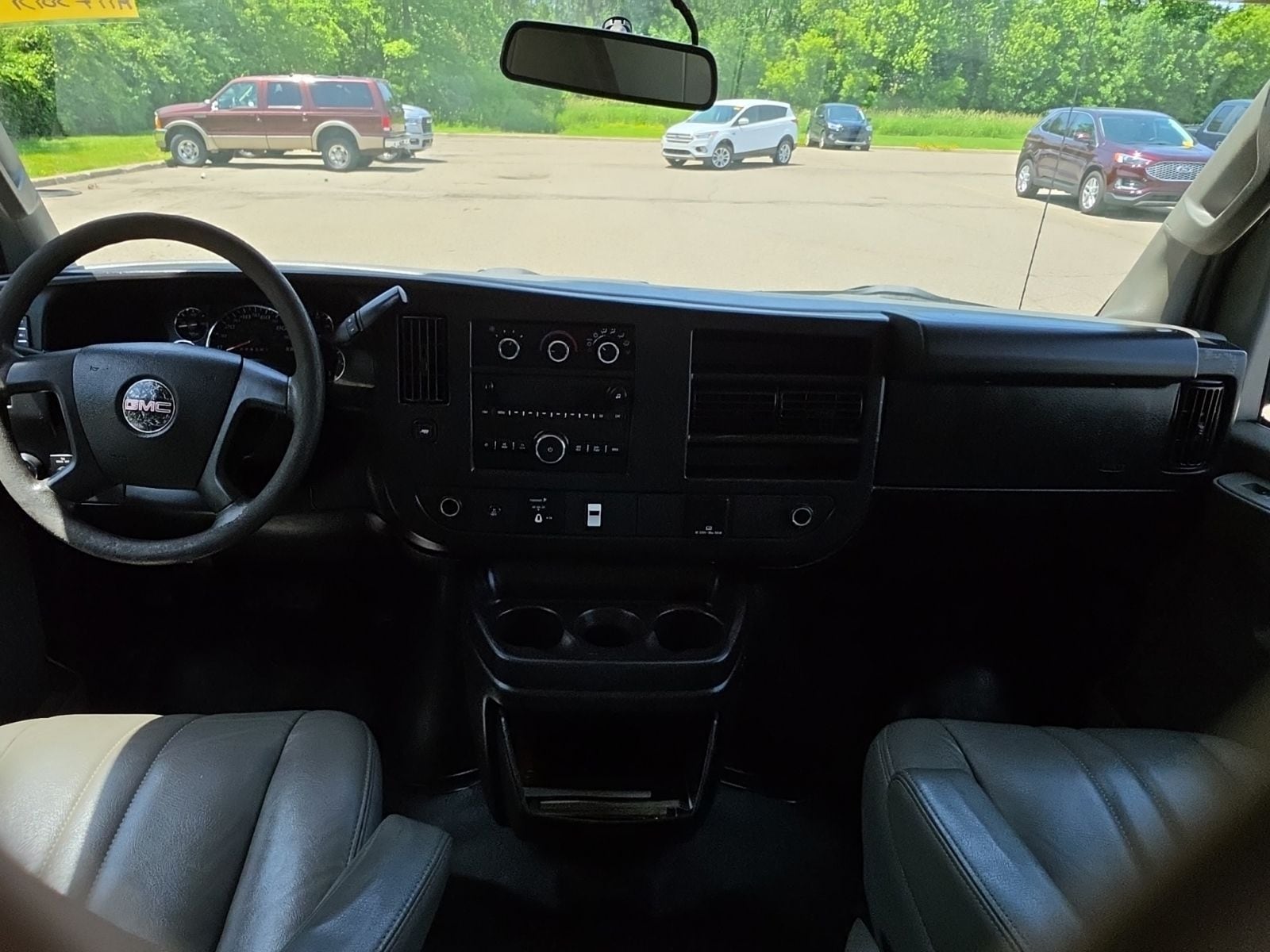 Thumbnail: 2017 GMC Savana - 30
