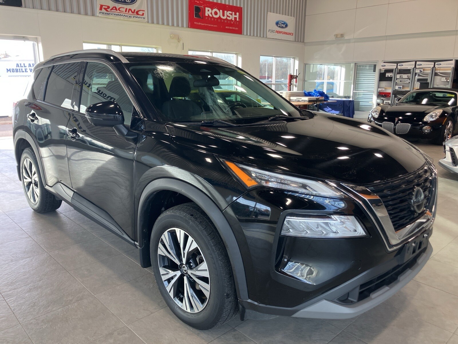 2021 Nissan Rogue SV photo 3