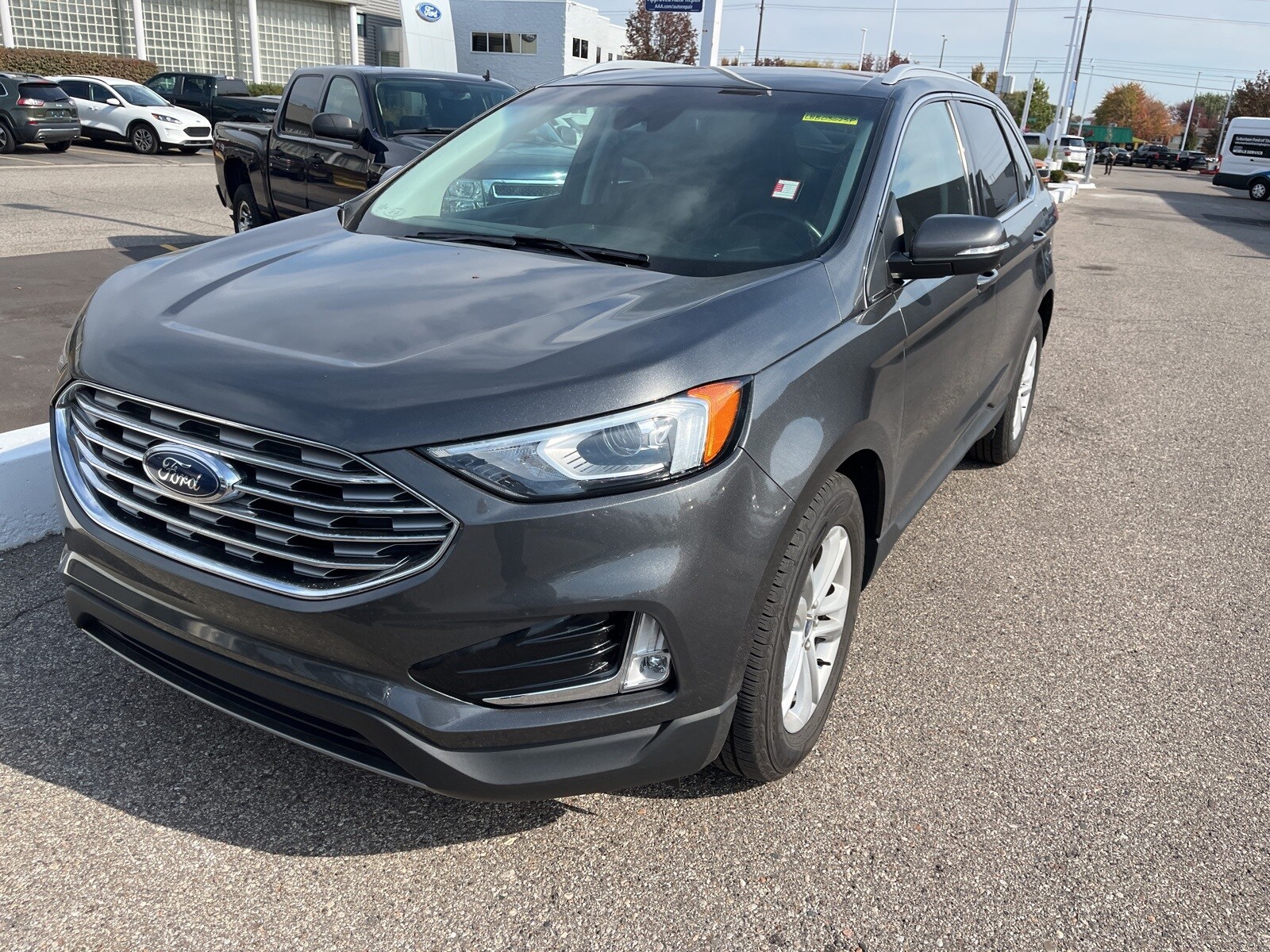 2020 Ford Edge SEL photo 2
