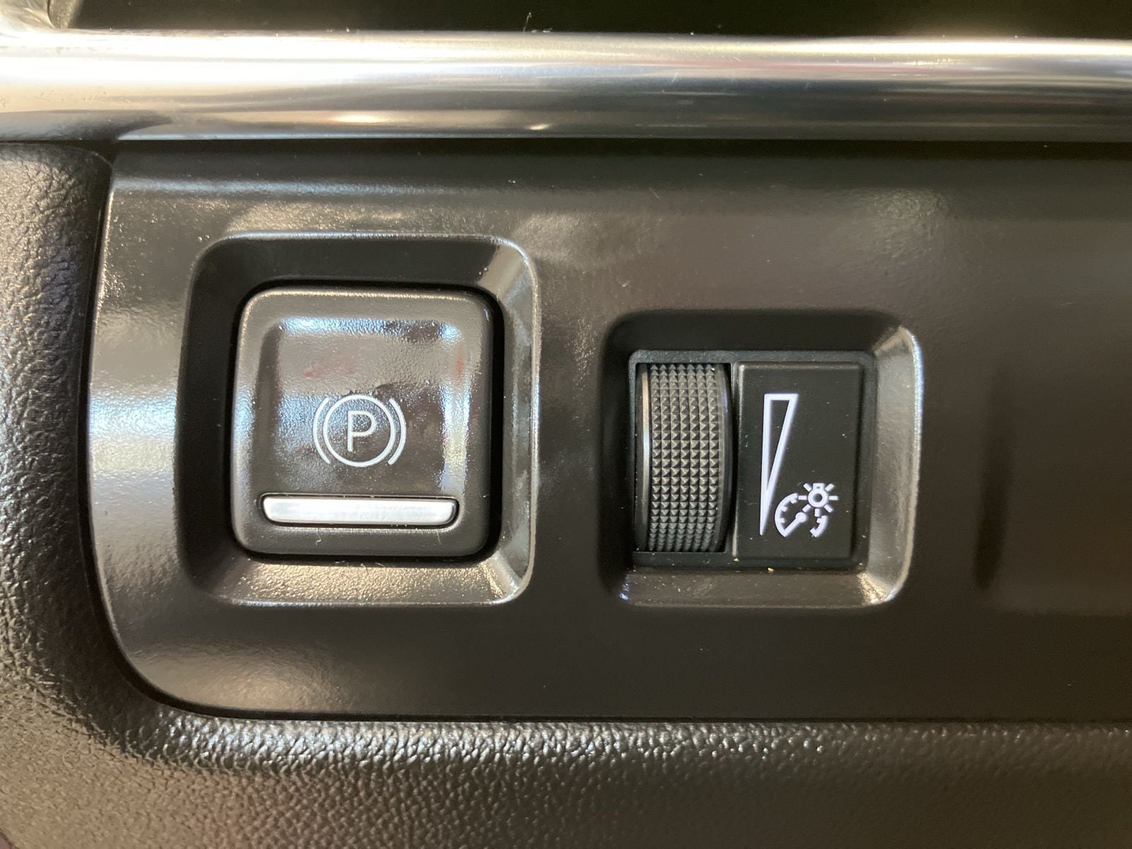Thumbnail: 2019 Cadillac XT4 - 16