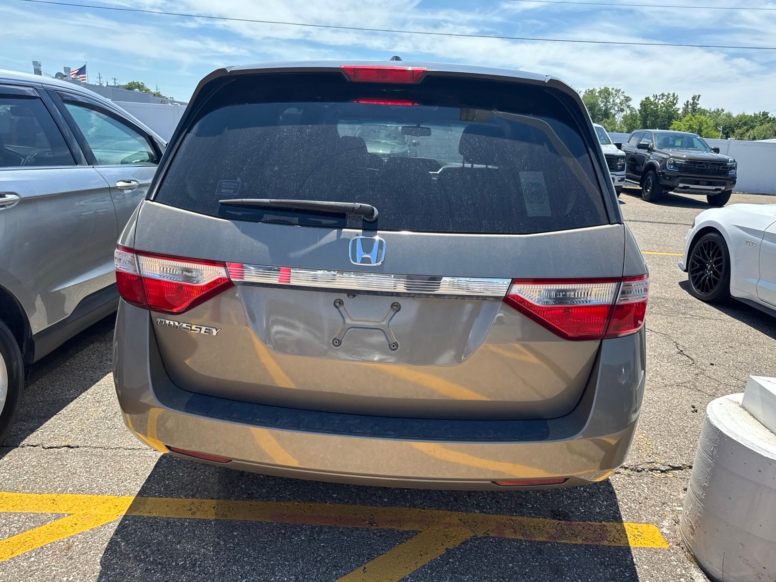 Thumbnail: 2011 Honda Odyssey - 14