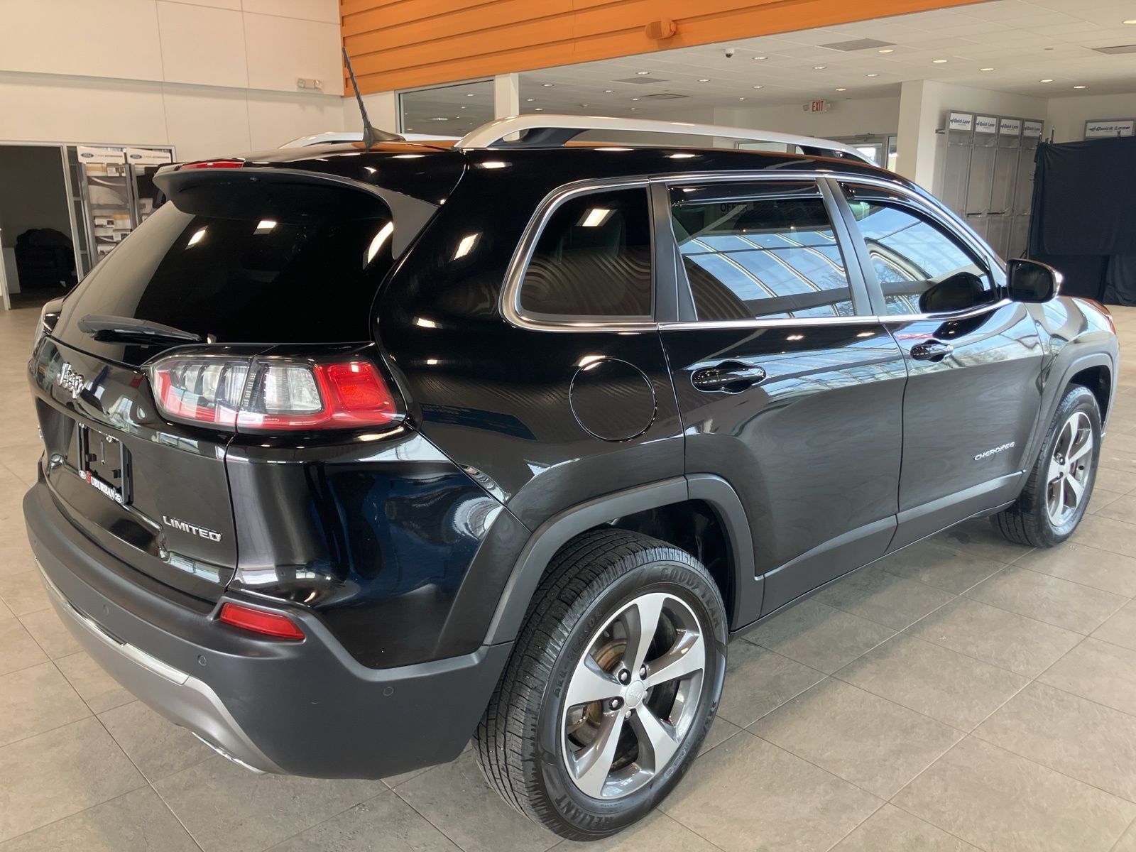 Thumbnail: 2019 Jeep Cherokee - 5