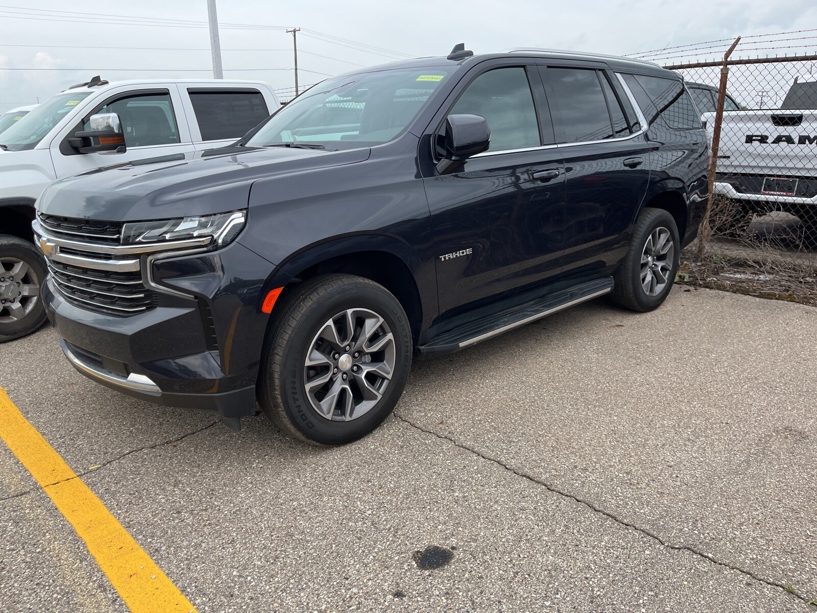 2022 Chevrolet Tahoe LT photo 3
