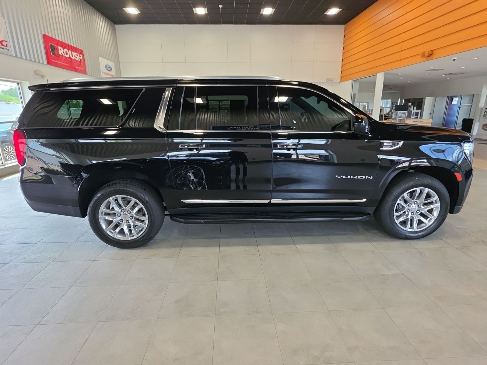 Thumbnail: 2023 GMC Yukon XL - 6