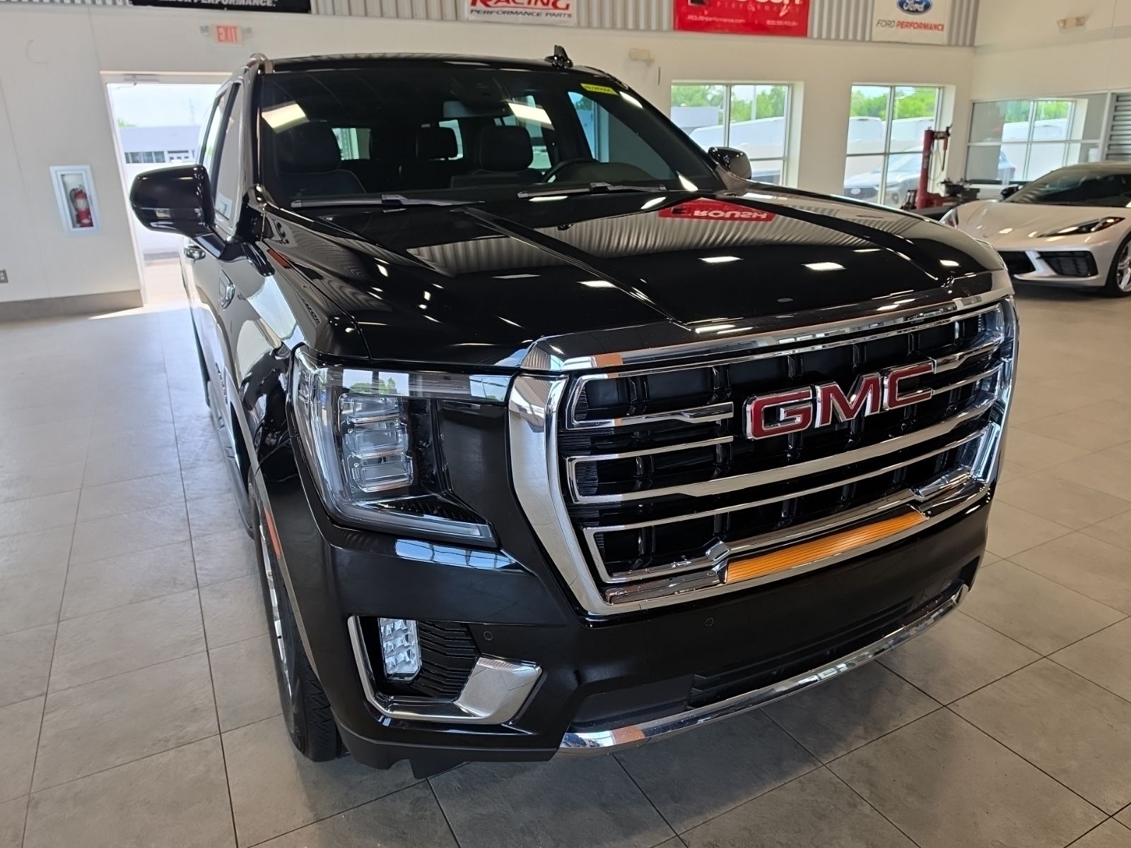 Thumbnail: 2023 GMC Yukon XL - 4