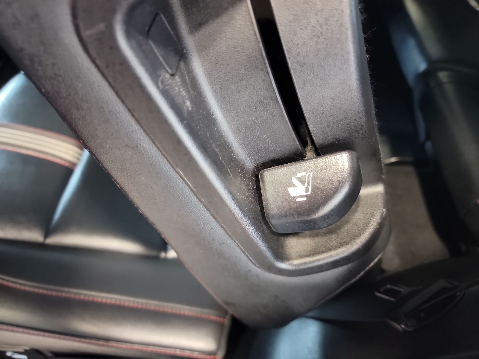 Thumbnail: 2019 Toyota Highlander - 33