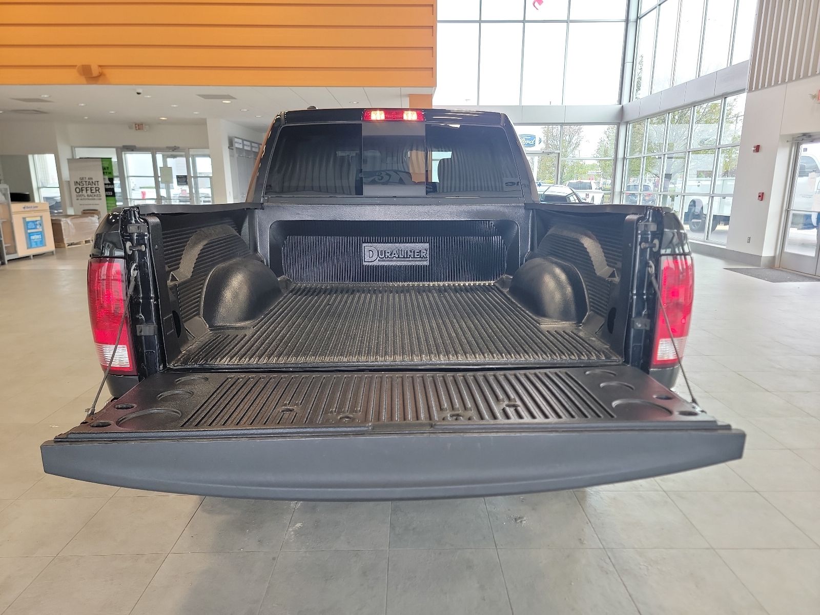 Thumbnail: 2019 RAM 1500 Classic - 36