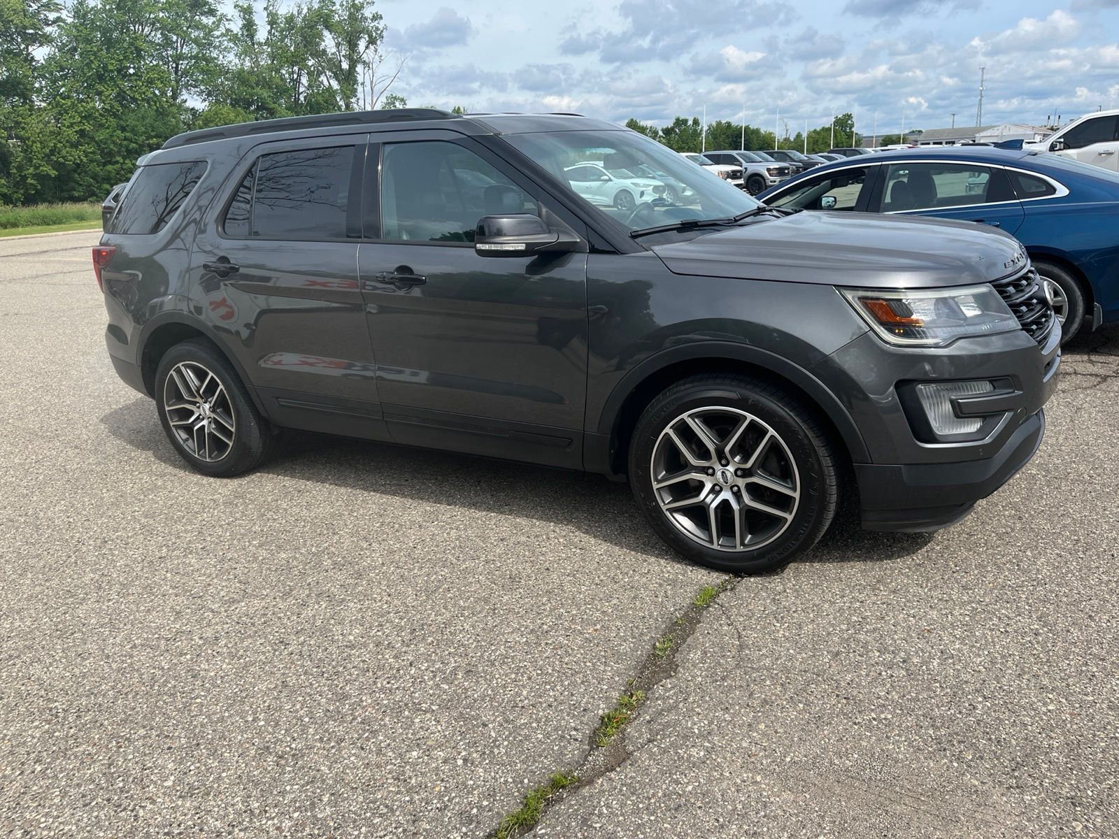 Thumbnail: 2017 Ford Explorer - 21