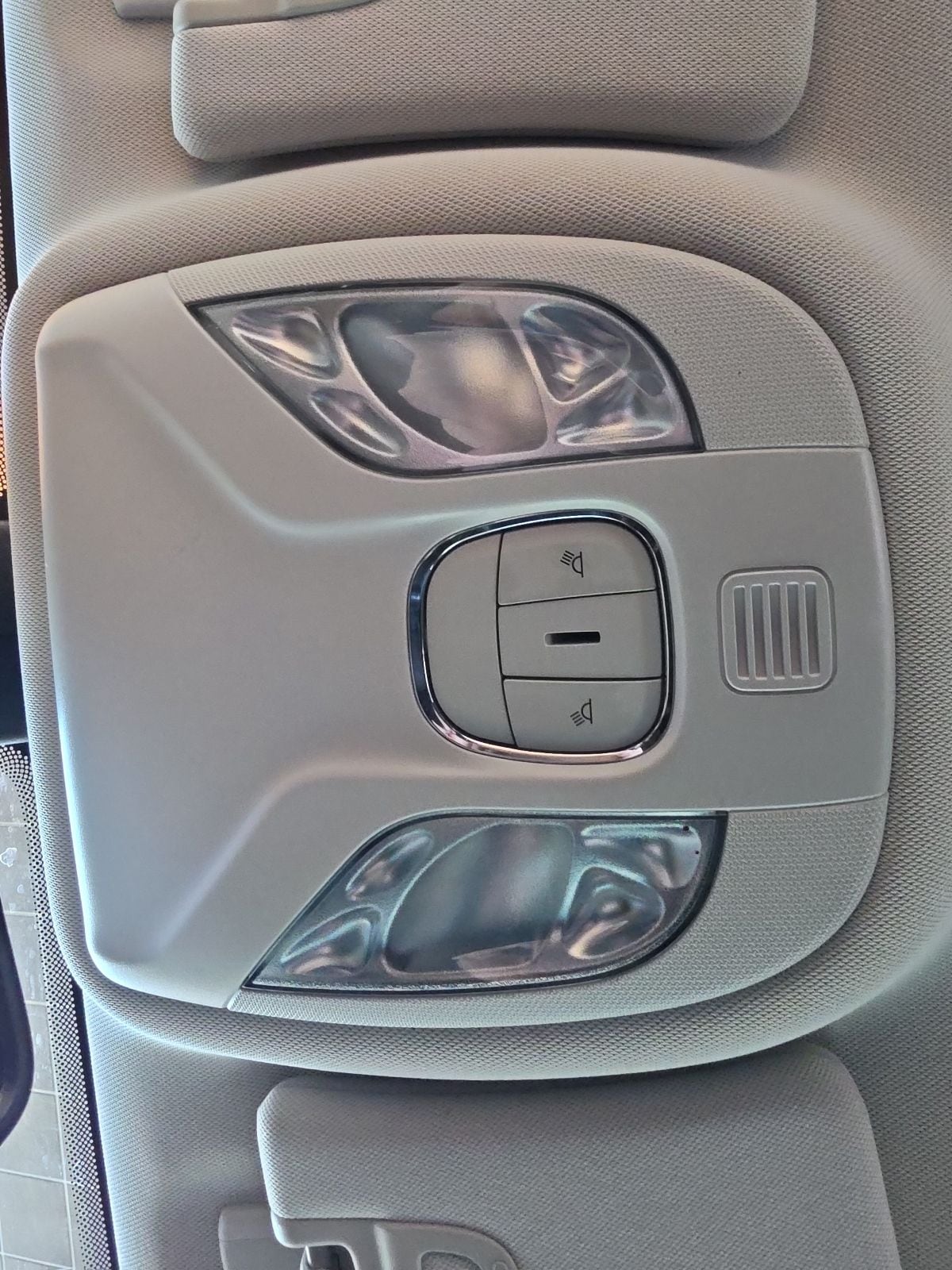 Thumbnail: 2018 Jeep Compass - 24
