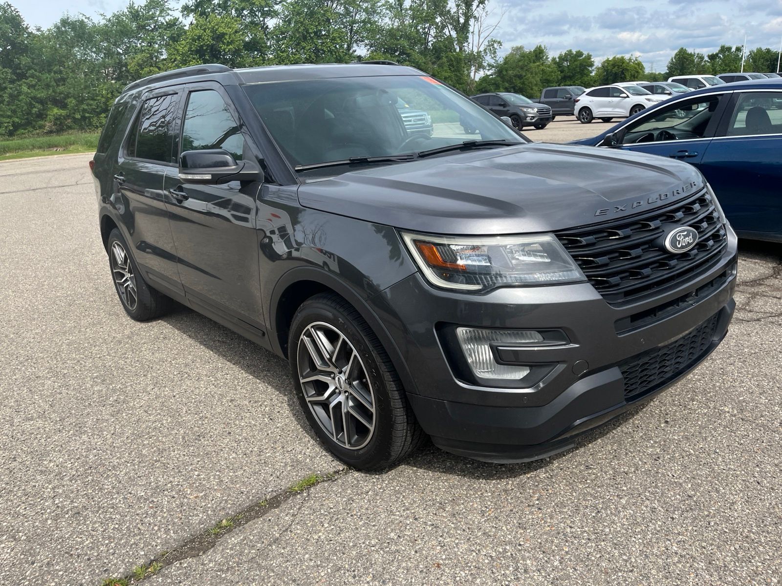 Thumbnail: 2017 Ford Explorer - 25