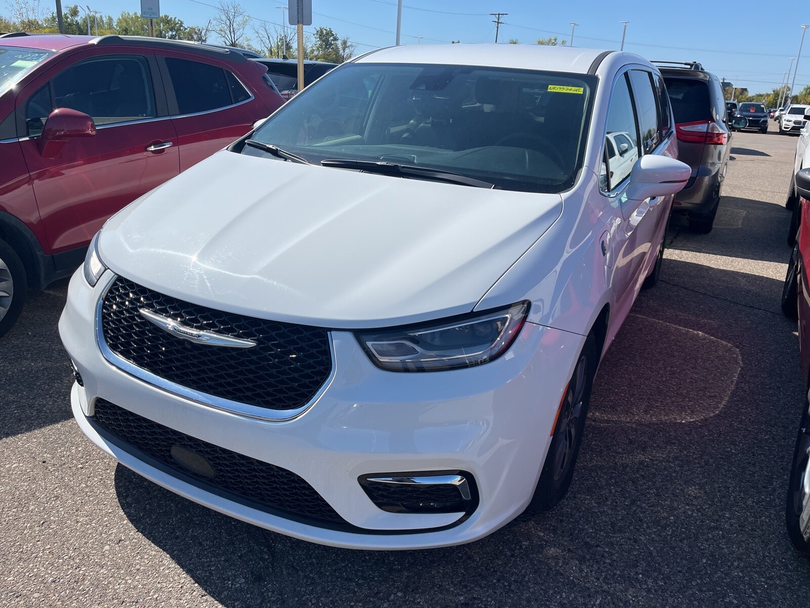 2022 Chrysler Pacifica Hybrid Touring L photo 4