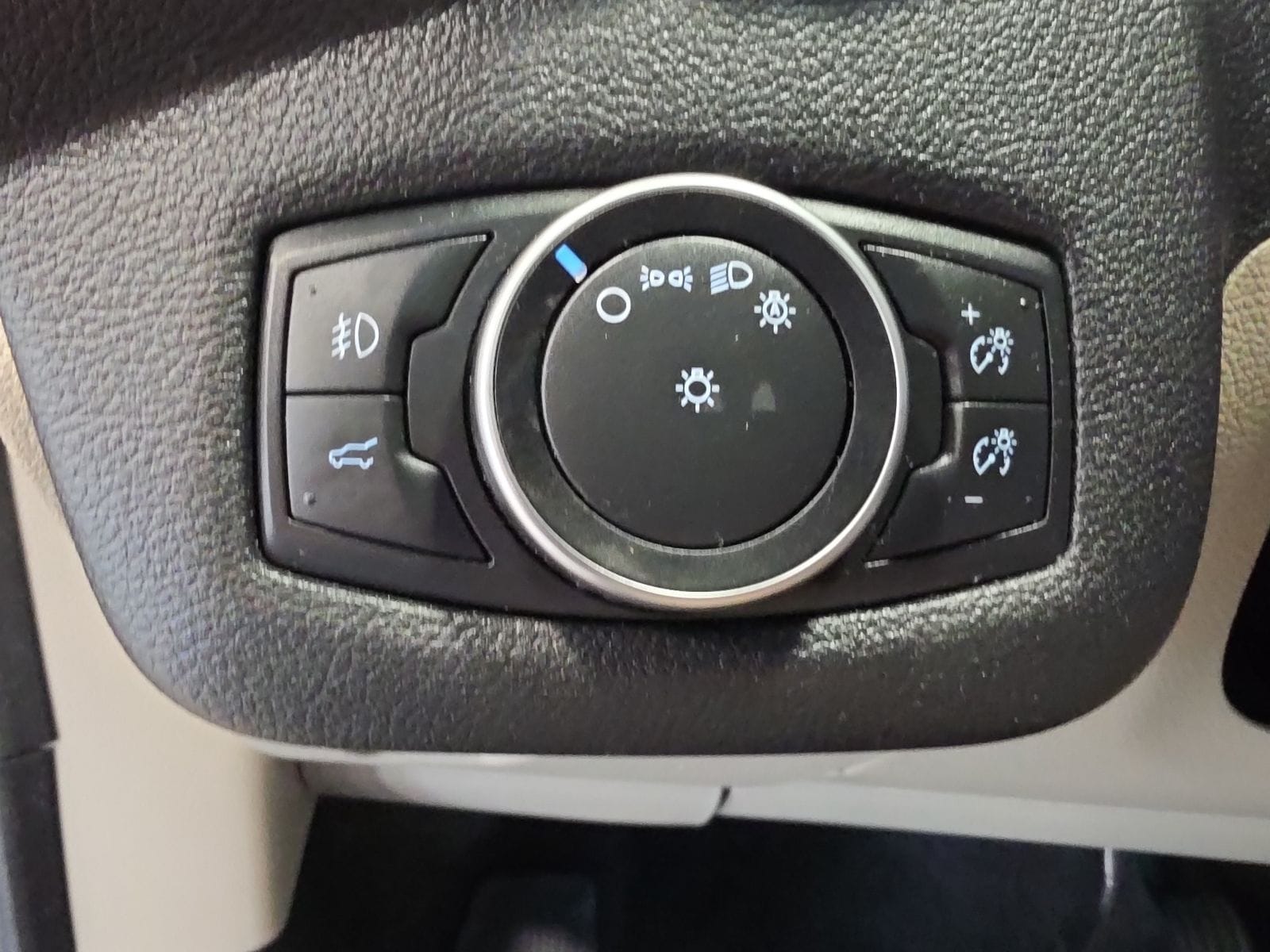 Thumbnail: 2018 Ford Escape - 18