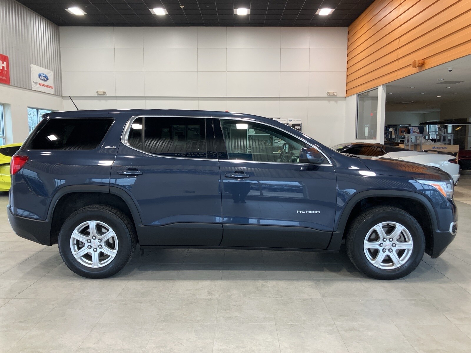 2019 Gmc Acadia SLE photo 4