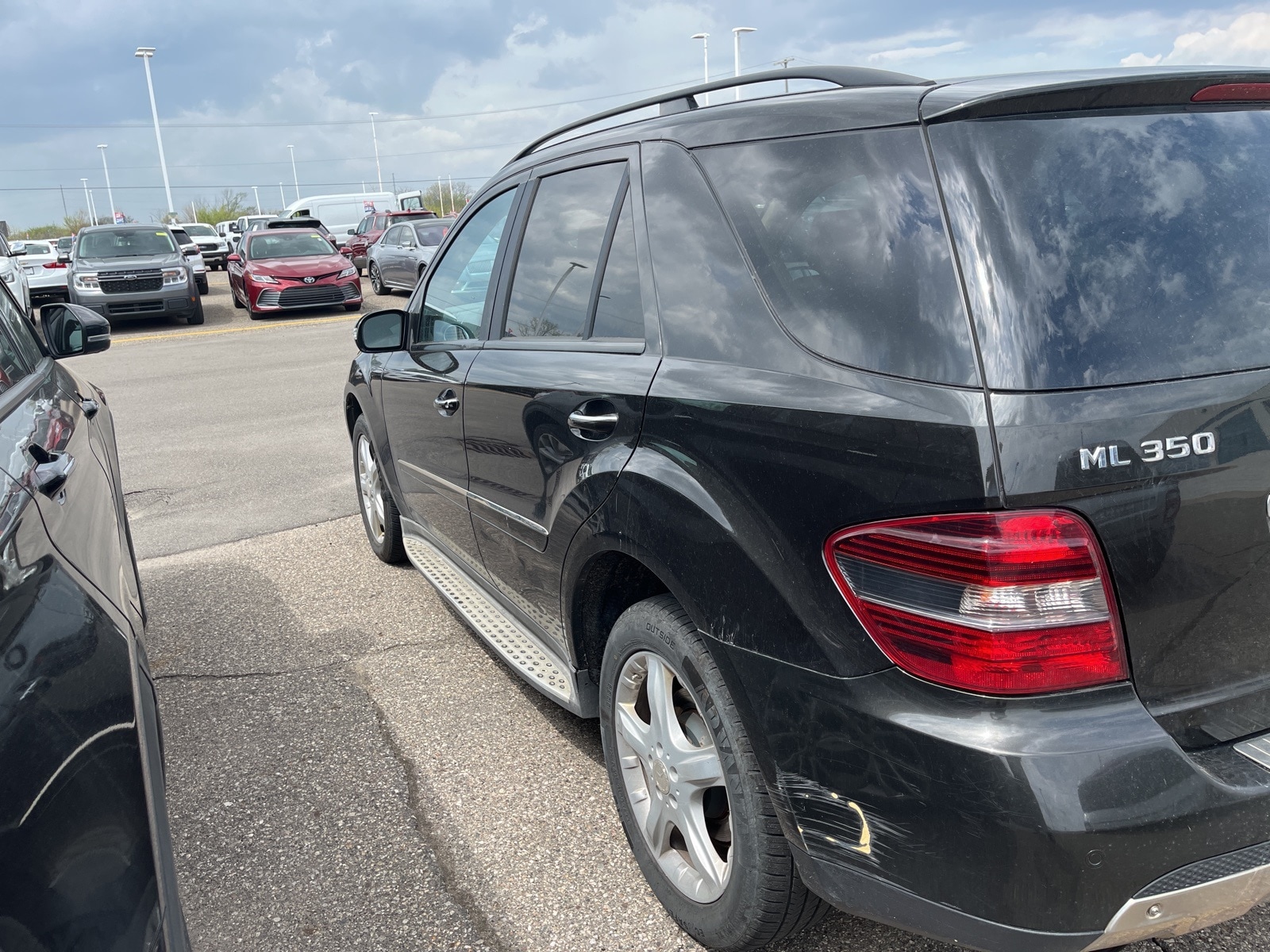 Used 2008 Mercedes-Benz M-Class ML350 with VIN 4JGBB86E88A355682 for sale in Sterling Heights, MI