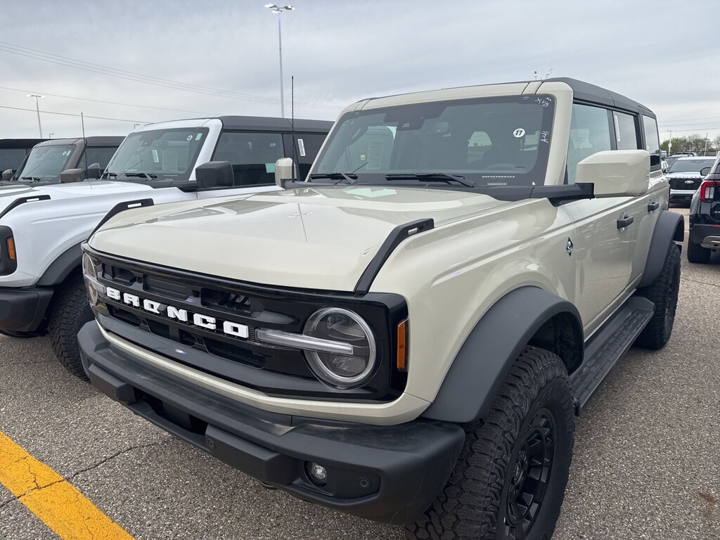 New 2026 Ford Bronco Outer Banks SUV
