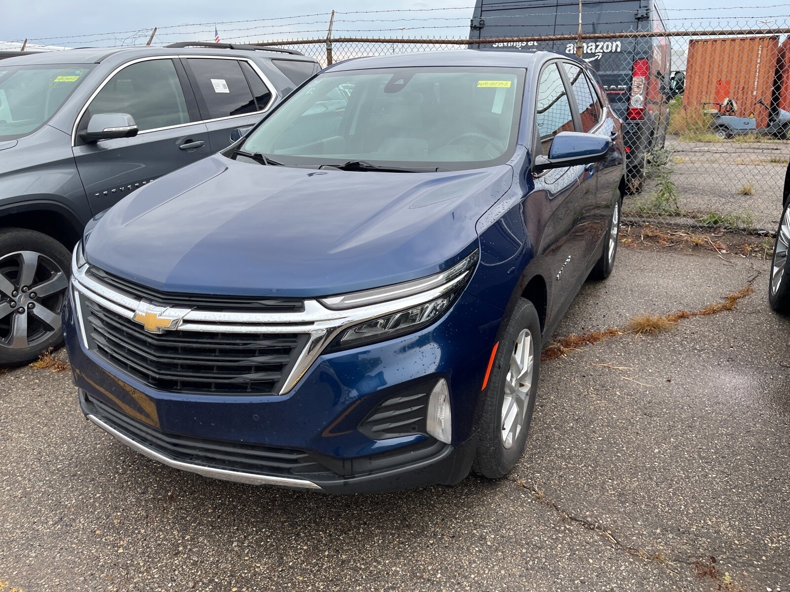 2023 Chevrolet Equinox LT photo 2