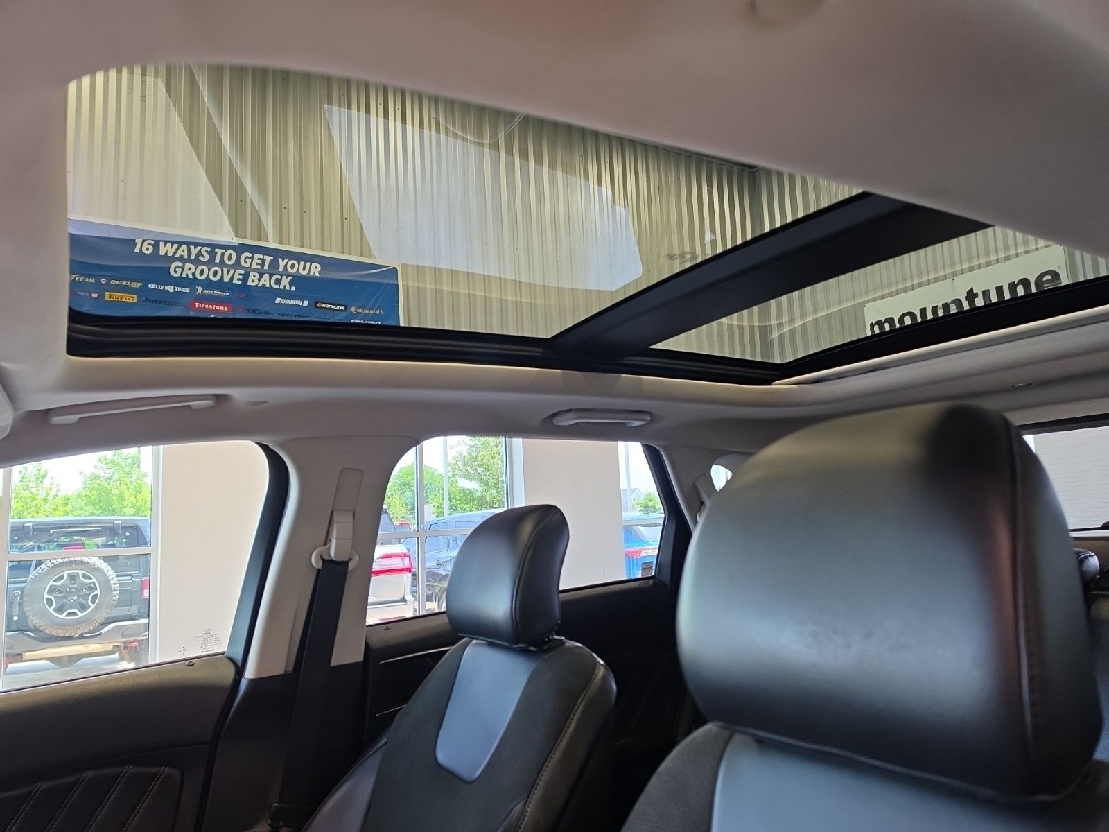 Thumbnail: 2016 Ford Edge - 15