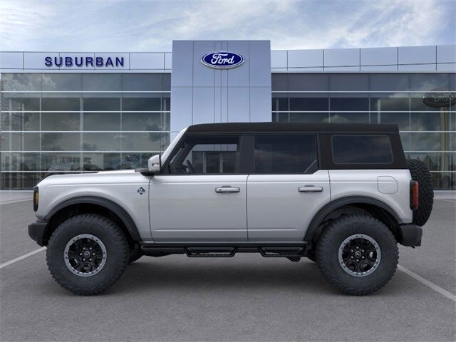 2024 Ford Bronco Outer Banks photo 3