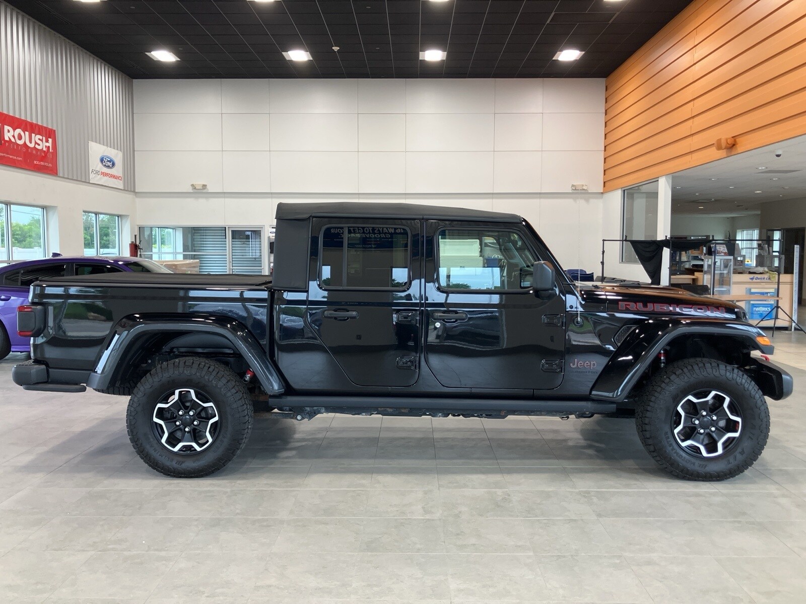 2020 Jeep Gladiator Rubicon photo 2