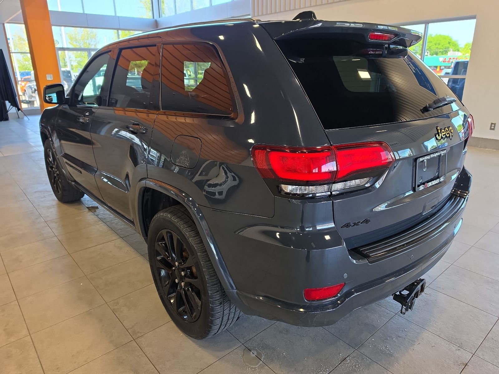 Thumbnail: 2018 Jeep Grand Cherokee - 11
