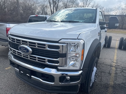 2023 Ford F-450SD XLT Chassis