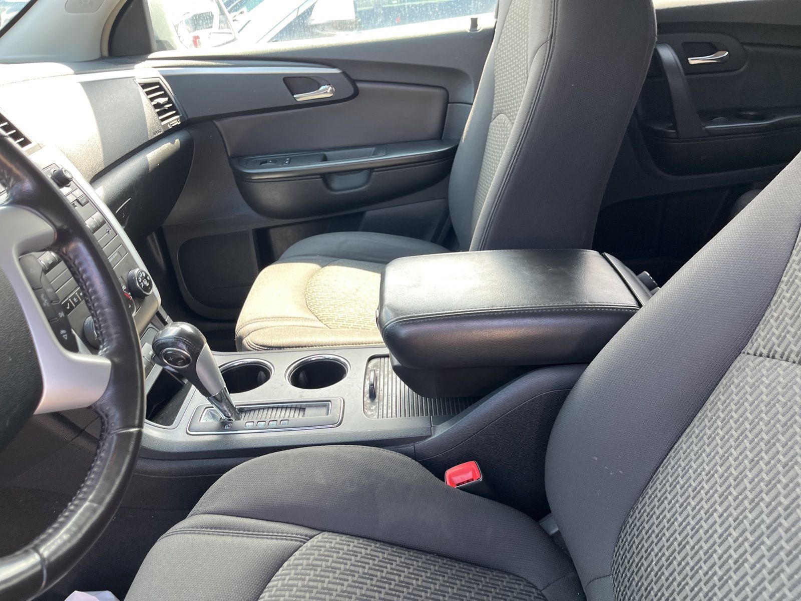 Thumbnail: 2009 Chevrolet Traverse - 25