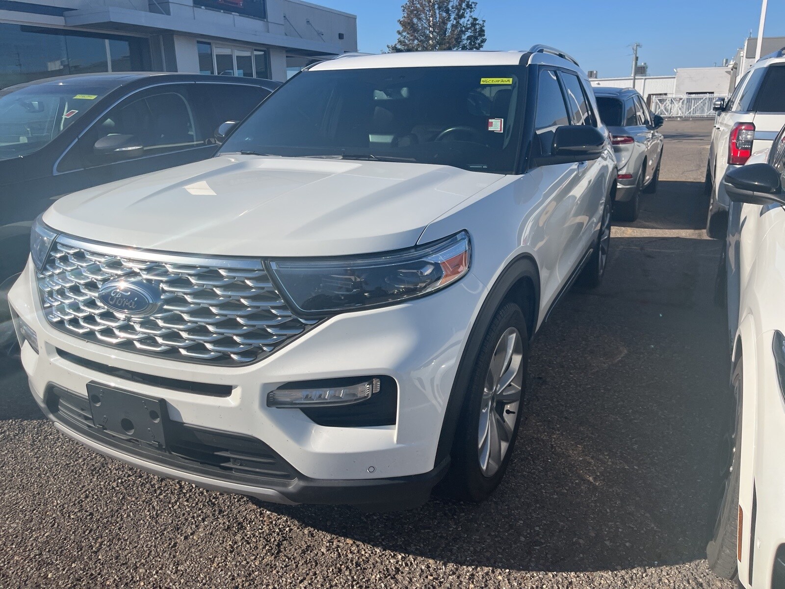 2022 Ford Explorer Platinum photo 2