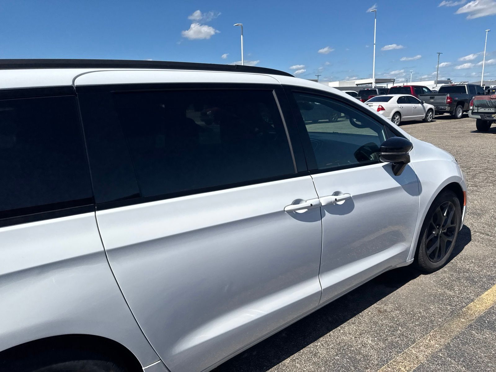 Thumbnail: 2025 Chrysler Pacifica - 10
