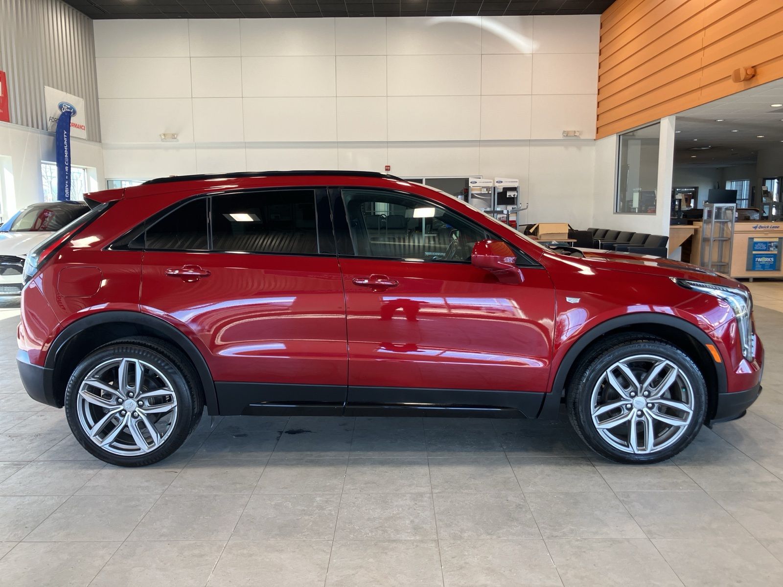 Thumbnail: 2019 Cadillac XT4 - 4