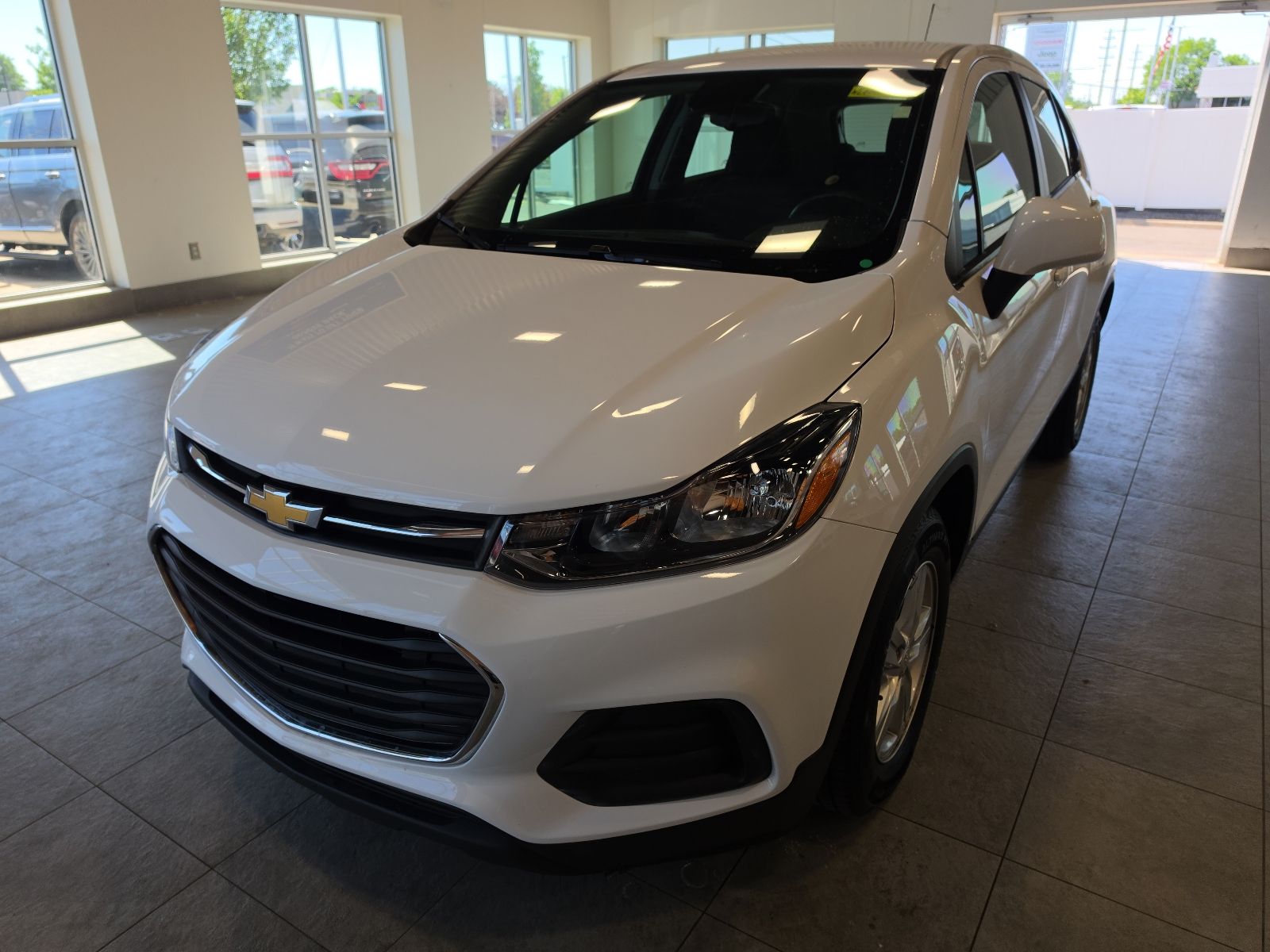 Thumbnail: 2019 Chevrolet Trax - 2