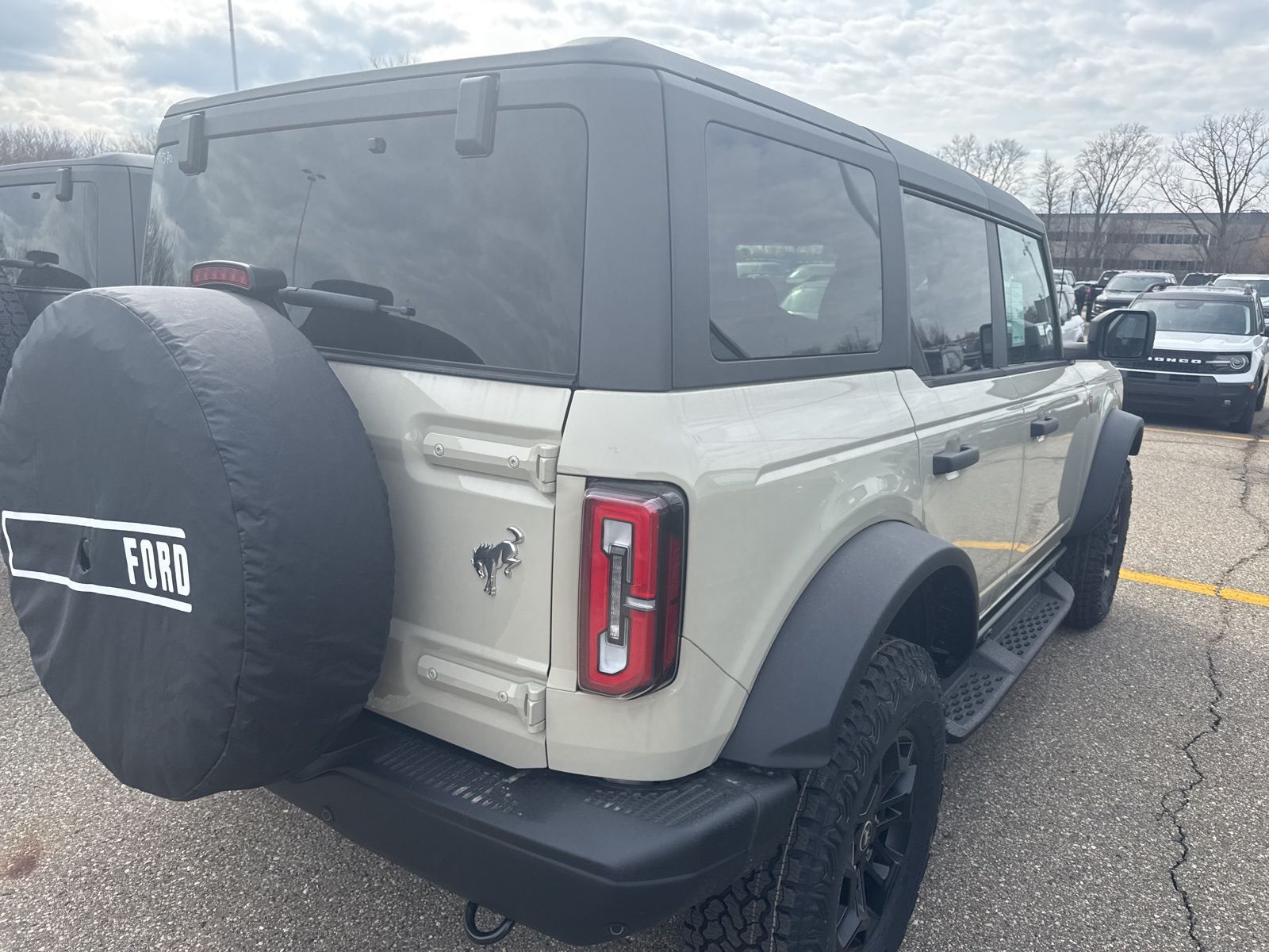 Thumbnail: 2026 Ford Bronco - 9