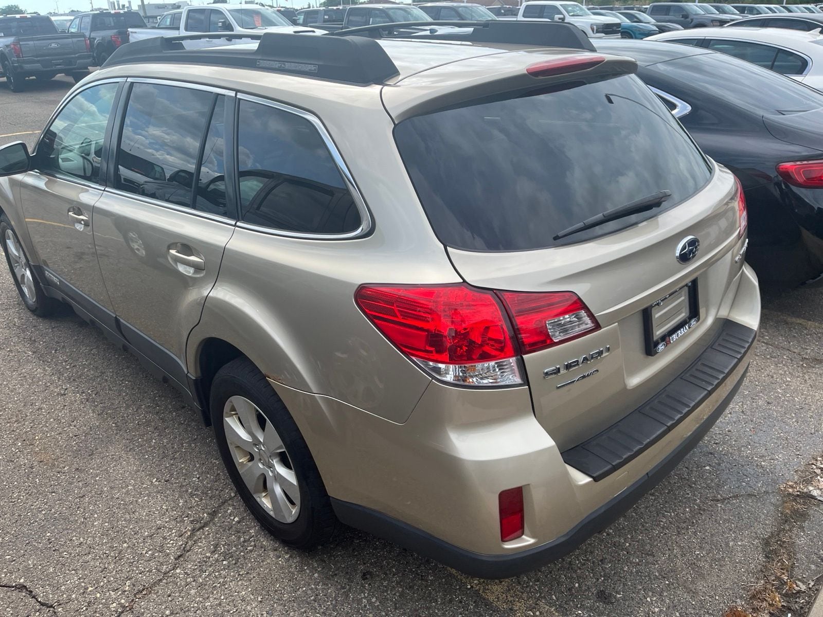 Thumbnail: 2010 Subaru Outback - 10