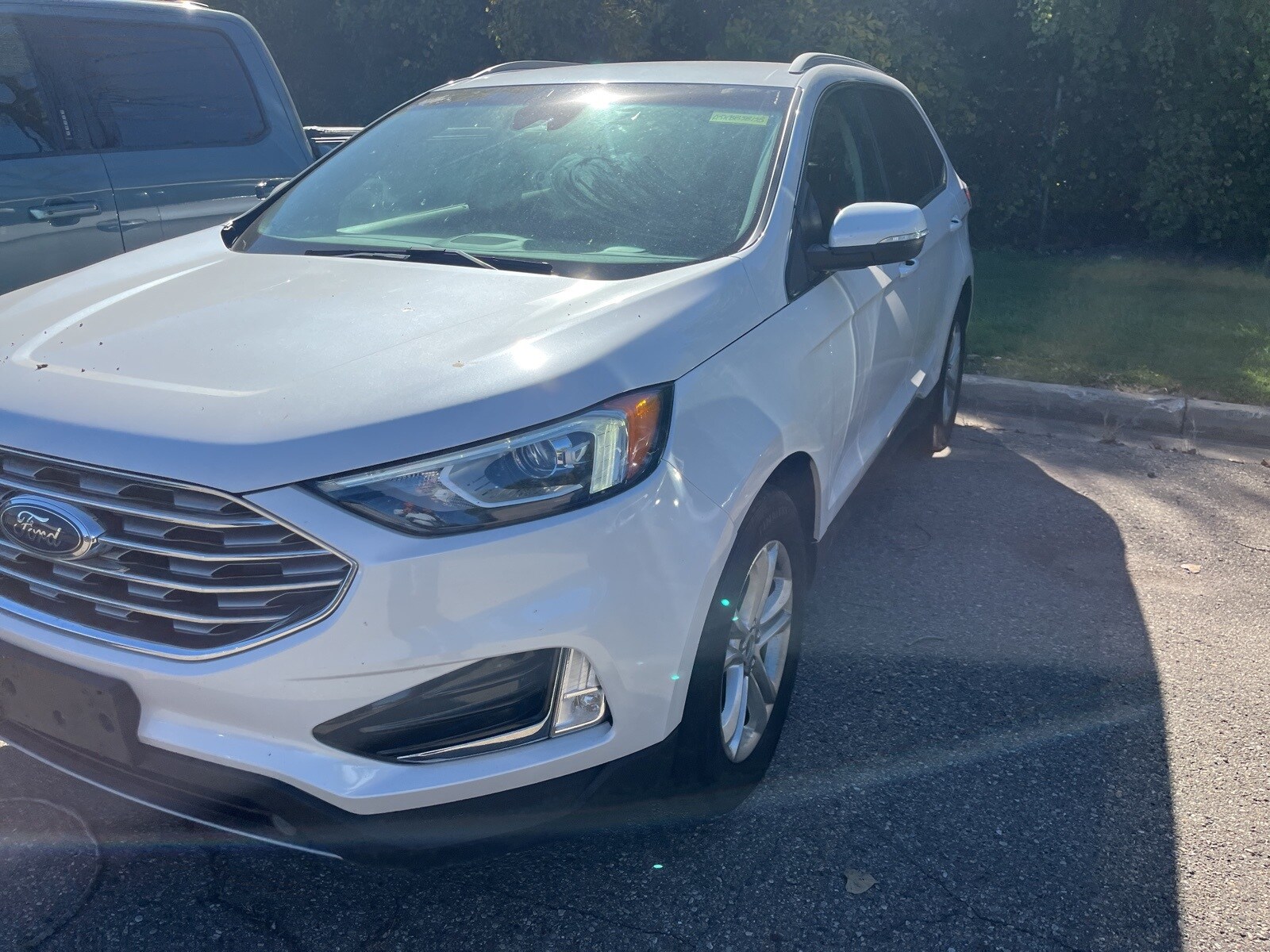 2019 Ford Edge SEL photo 4