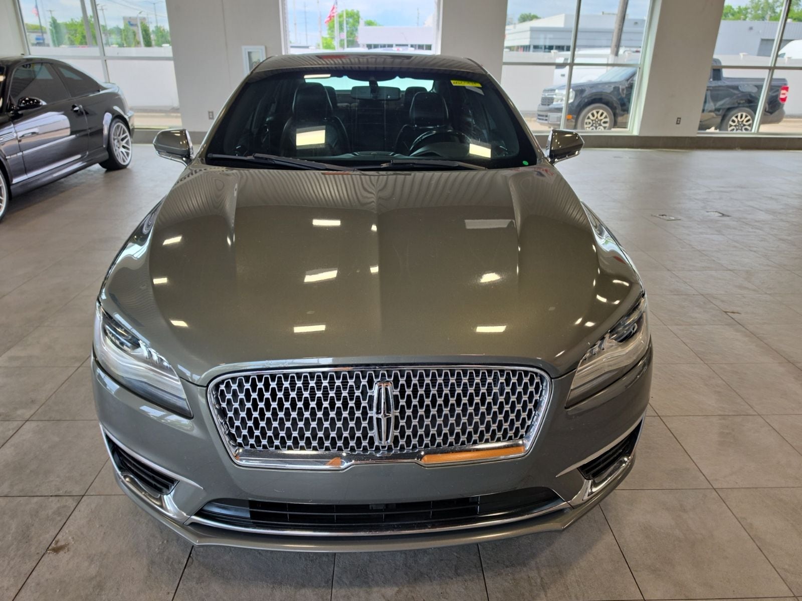 Thumbnail: 2017 Lincoln MKZ - 3