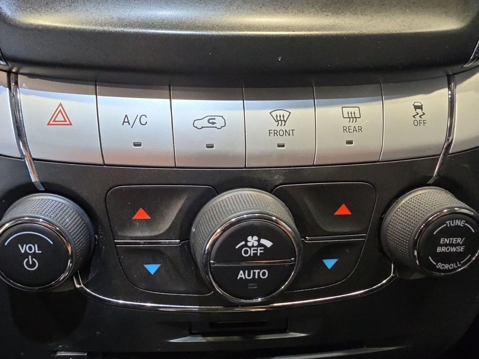 Thumbnail: 2019 Dodge Journey - 23