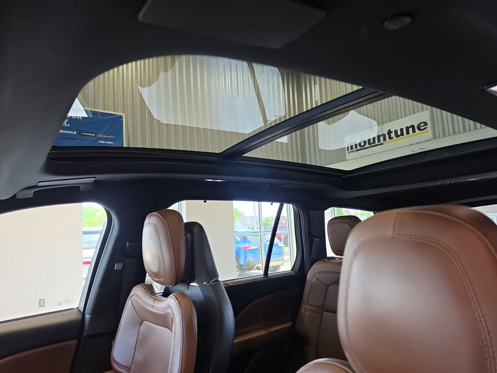 Thumbnail: 2020 Lincoln Aviator - 15