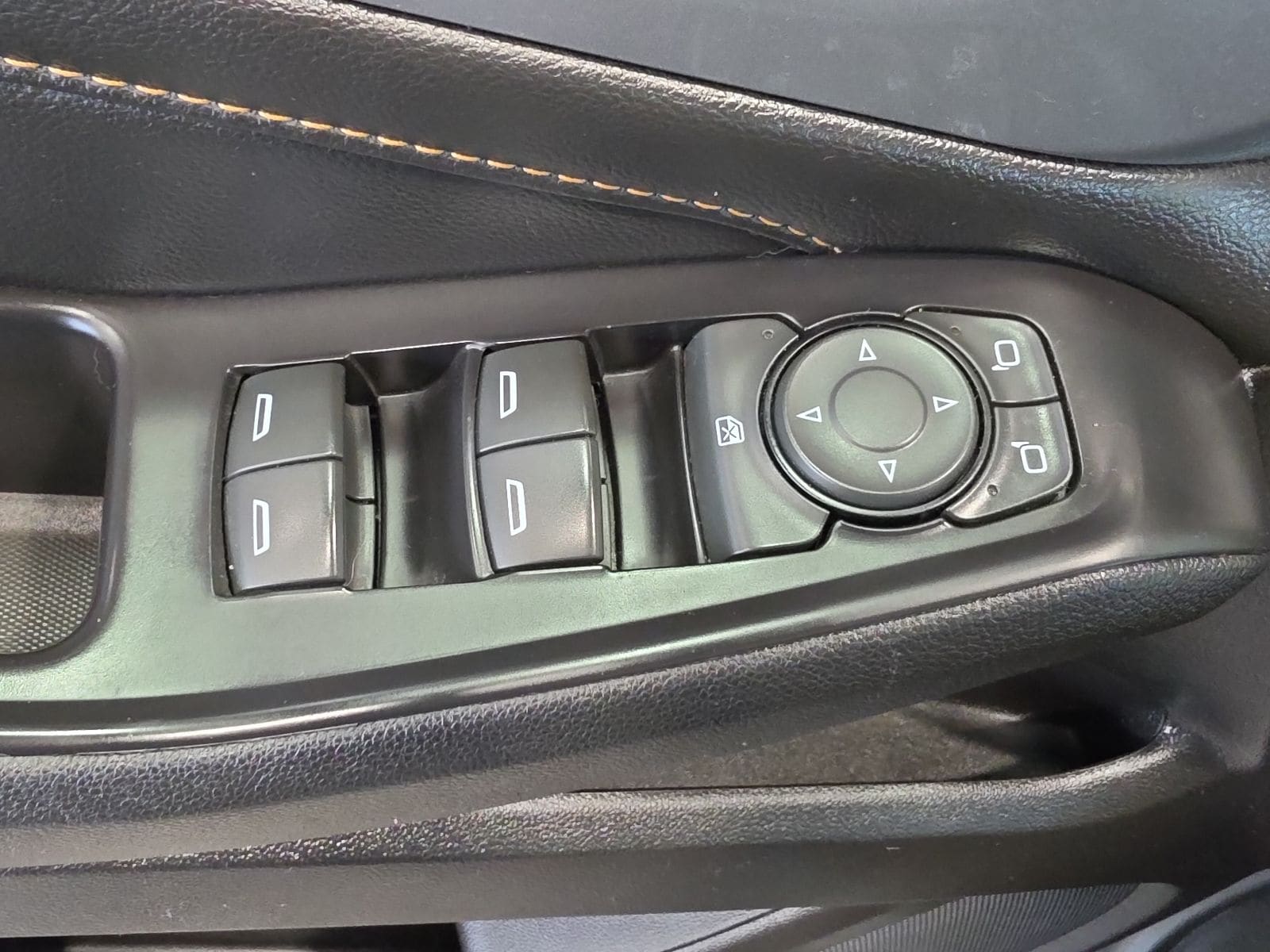 Thumbnail: 2018 Chevrolet Traverse - 16