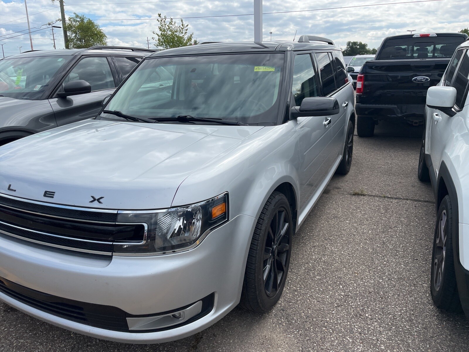 2019 Ford Flex SEL photo 2