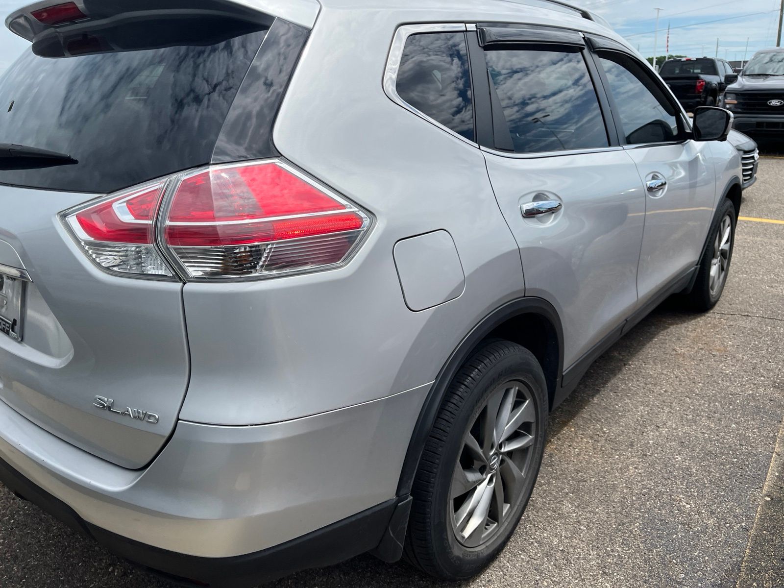 Thumbnail: 2015 Nissan Rogue - 15
