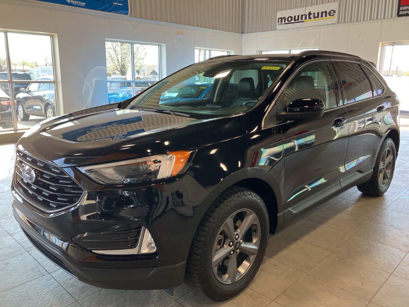 2022 Ford Edge SUV 