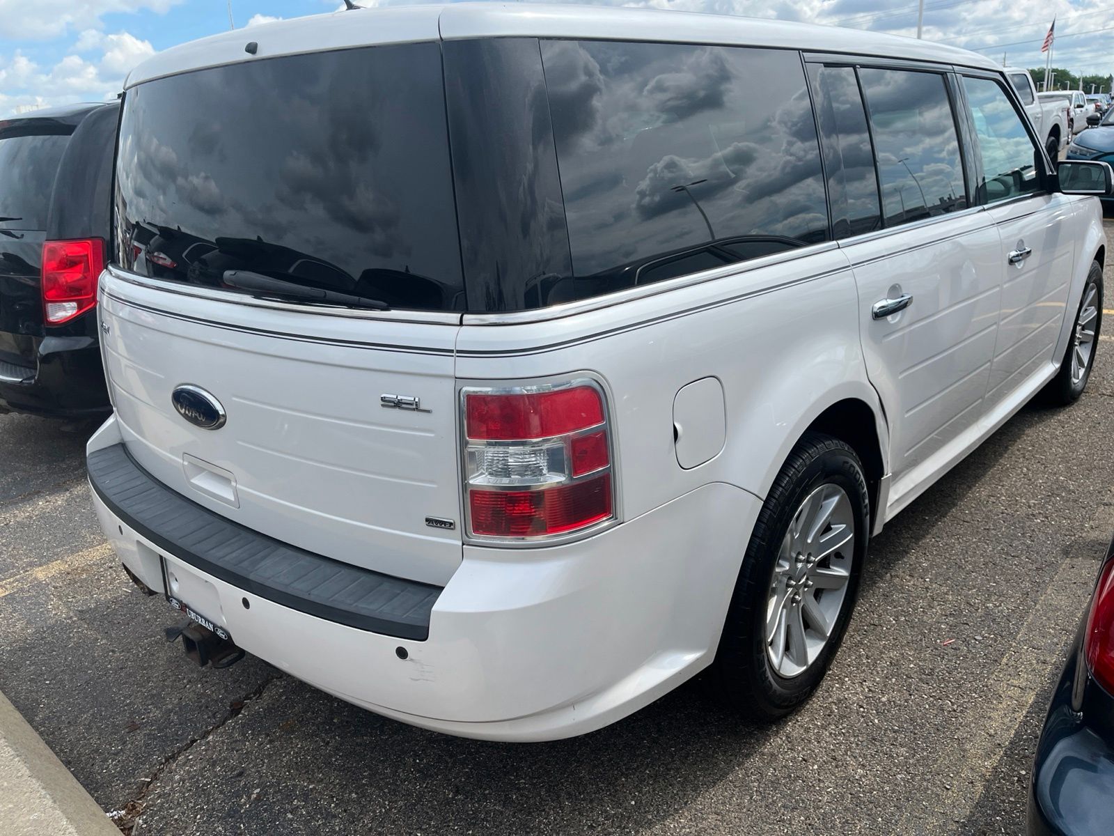 Thumbnail: 2010 Ford Flex - 15