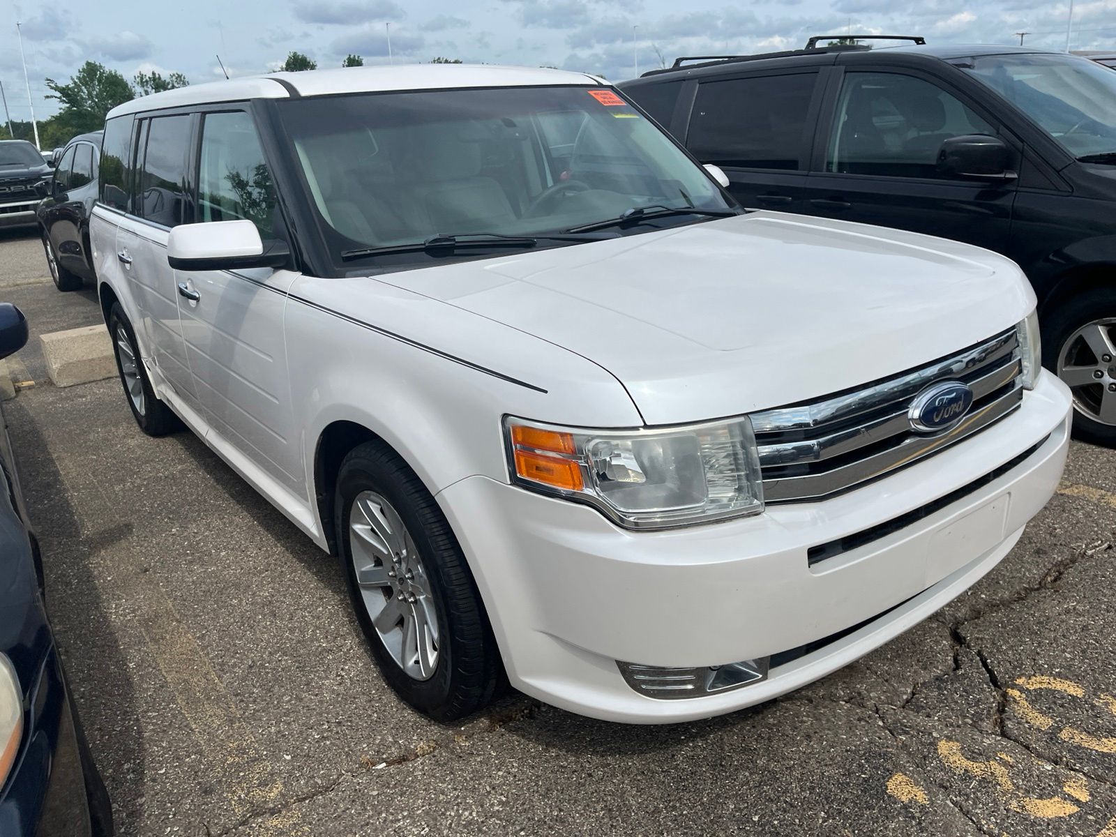 Thumbnail: 2010 Ford Flex - 22