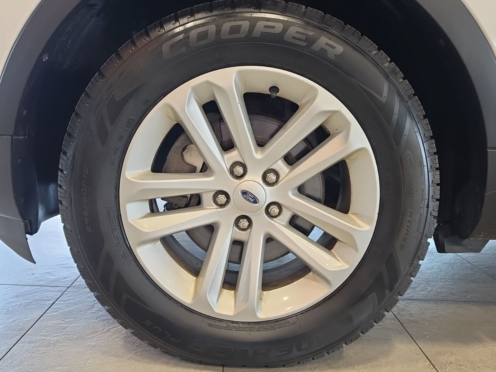 Thumbnail: 2015 Ford Explorer - 13