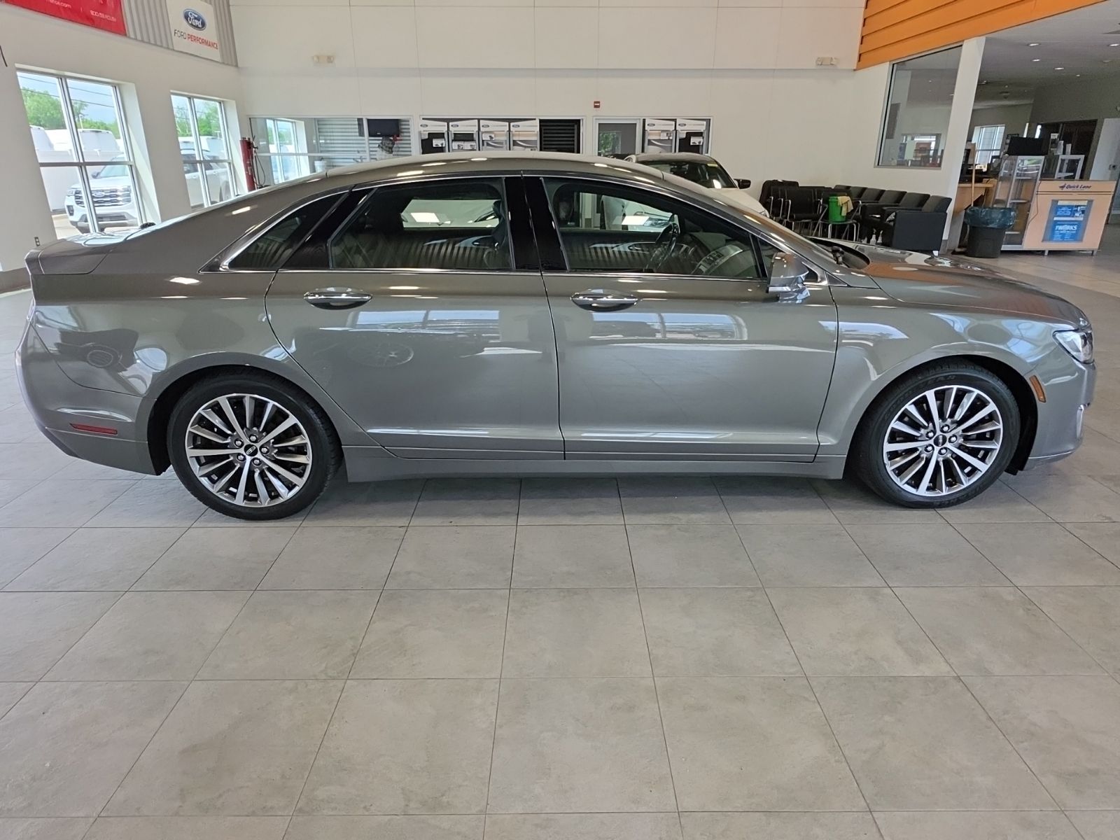 Thumbnail: 2017 Lincoln MKZ - 6