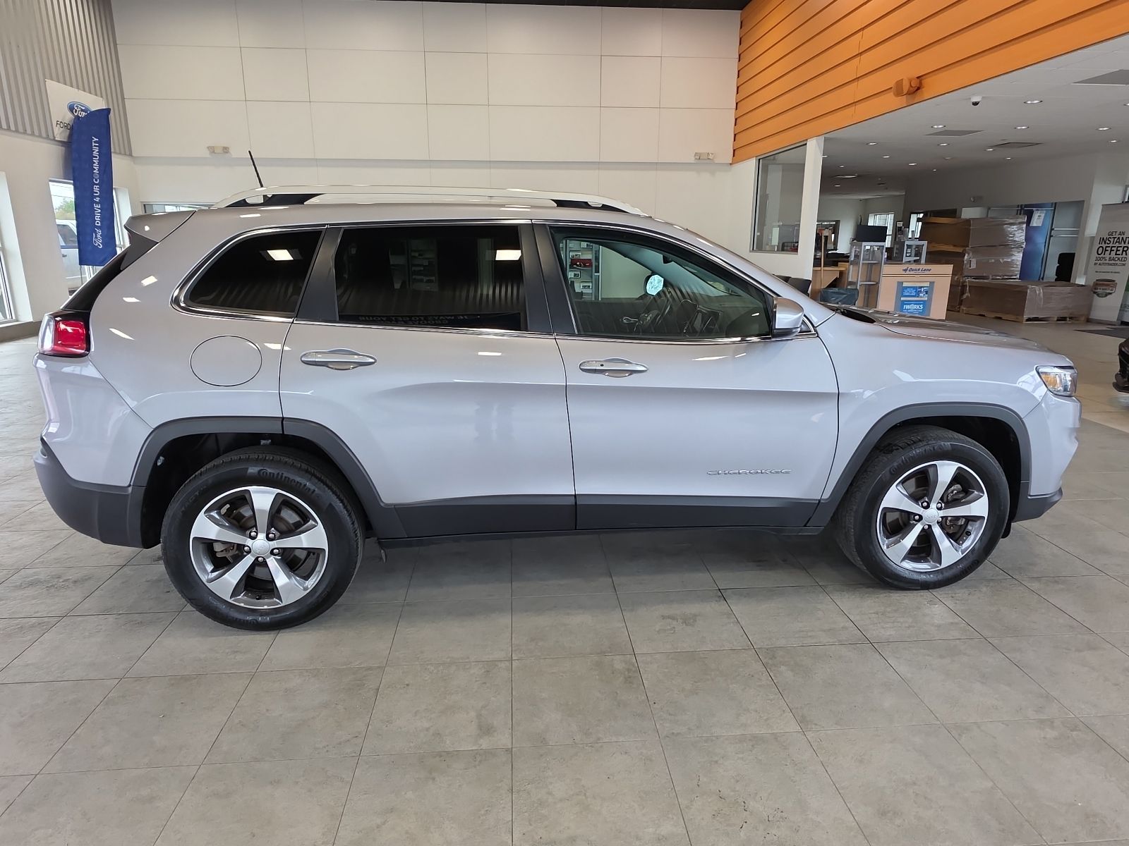 Thumbnail: 2020 Jeep Cherokee - 6