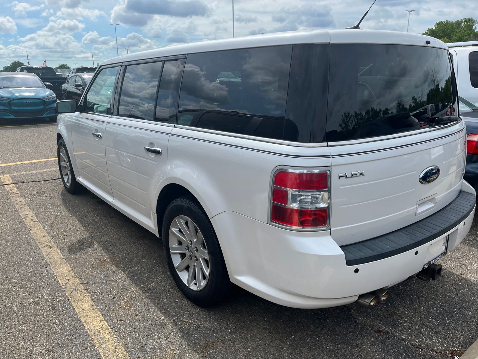 Thumbnail: 2010 Ford Flex - 11